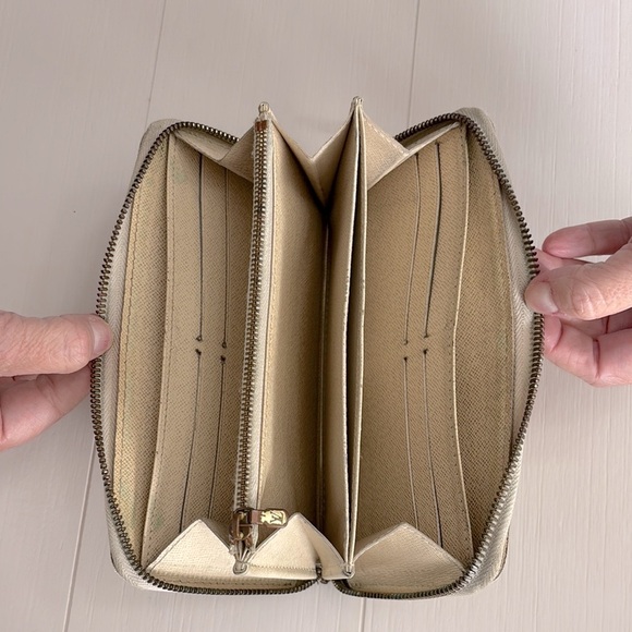 Louis Vuitton LV Damier Azure Long Zippy Wallet - Picture 8 of 15